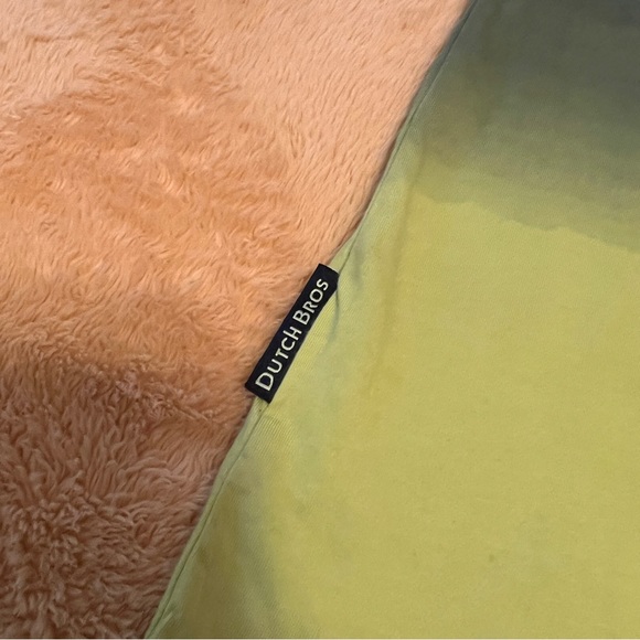 4/$20 D14sD Dutch bros tee - Picture 4 of 8